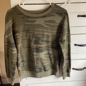 Camo pull over